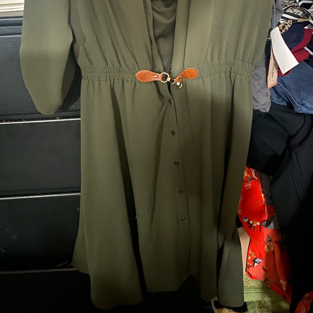 Dress - Picture 2 of 4